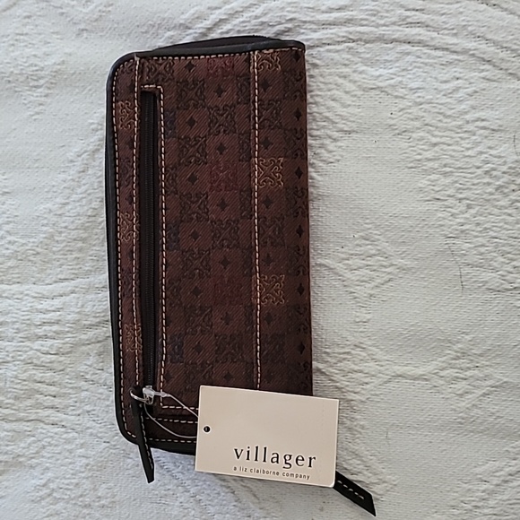 NWT Villager Wallet - Picture 2 of 5